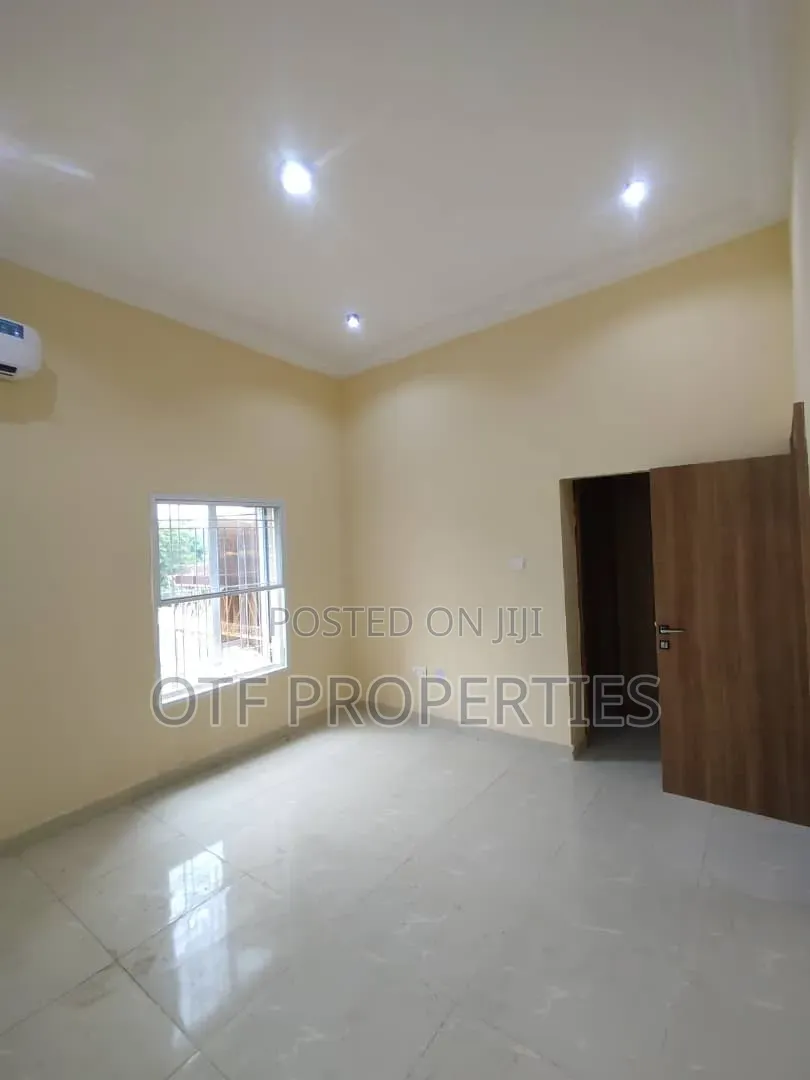 3bdrm Block of Flats in Jahi for rent
