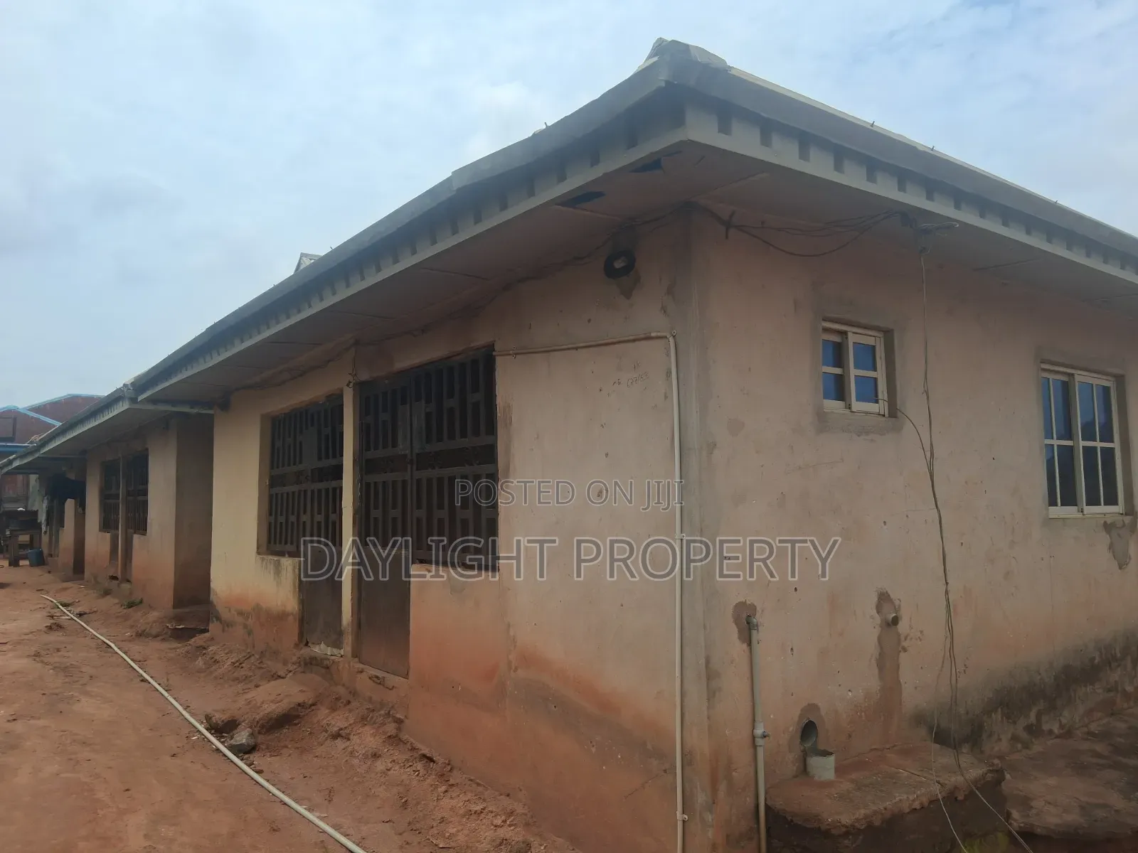 2bdrm Apartment in Daylight Property, Benin City for sale