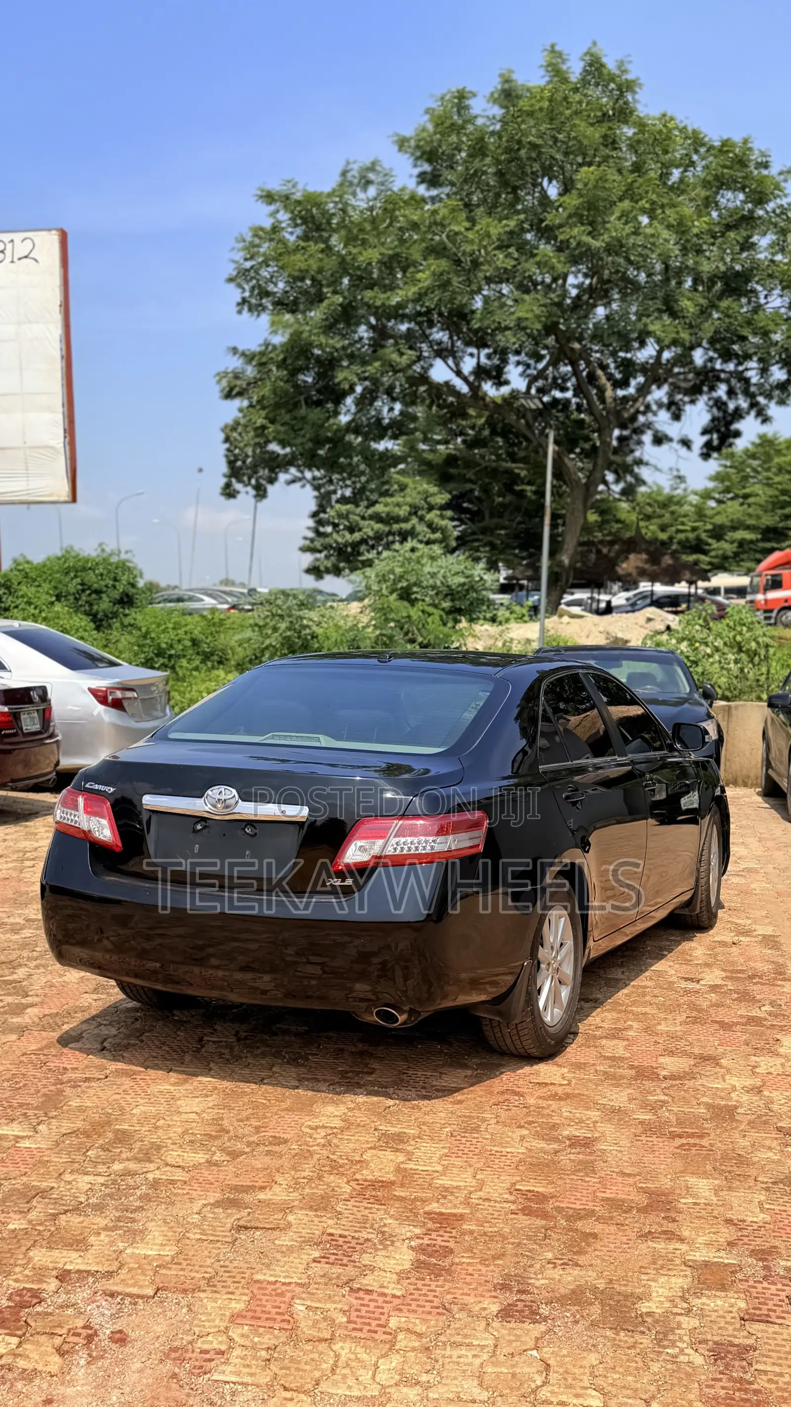Toyota Camry XLE 4dr Sedan (2.5L 4cyl 6A) 2011 Black