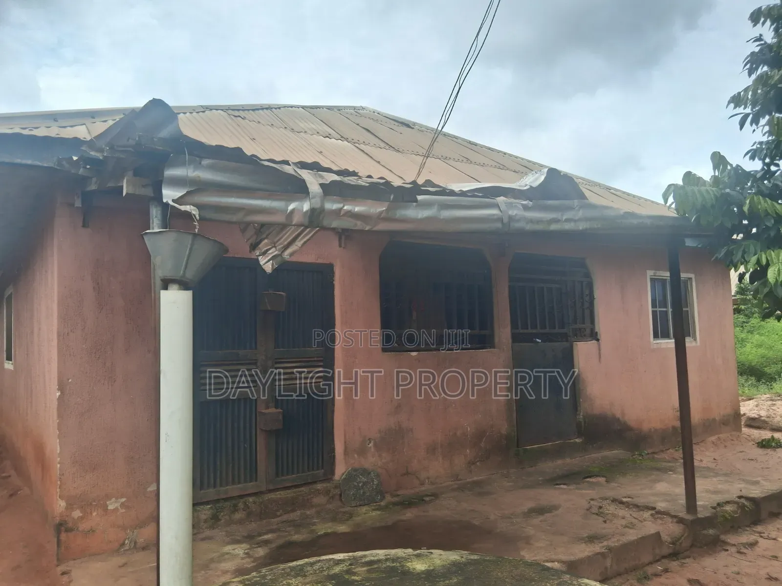 4bdrm Bungalow in Daylight Property, Benin City for sale