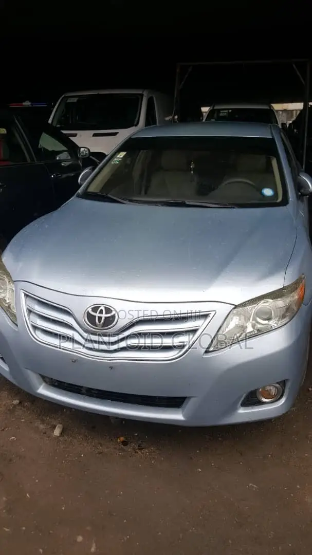 Toyota Camry 2010 Gray
