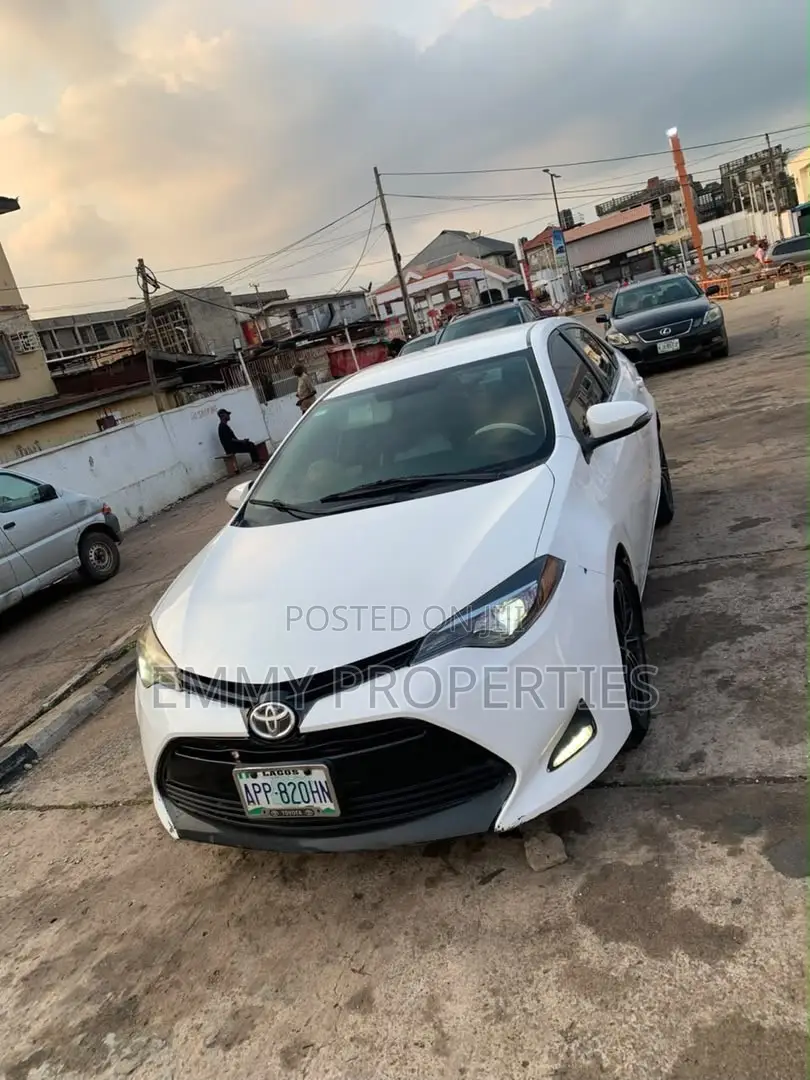 Toyota Corolla LE 4dr Sedan (1.8L 4cyl CVT) 2015 White