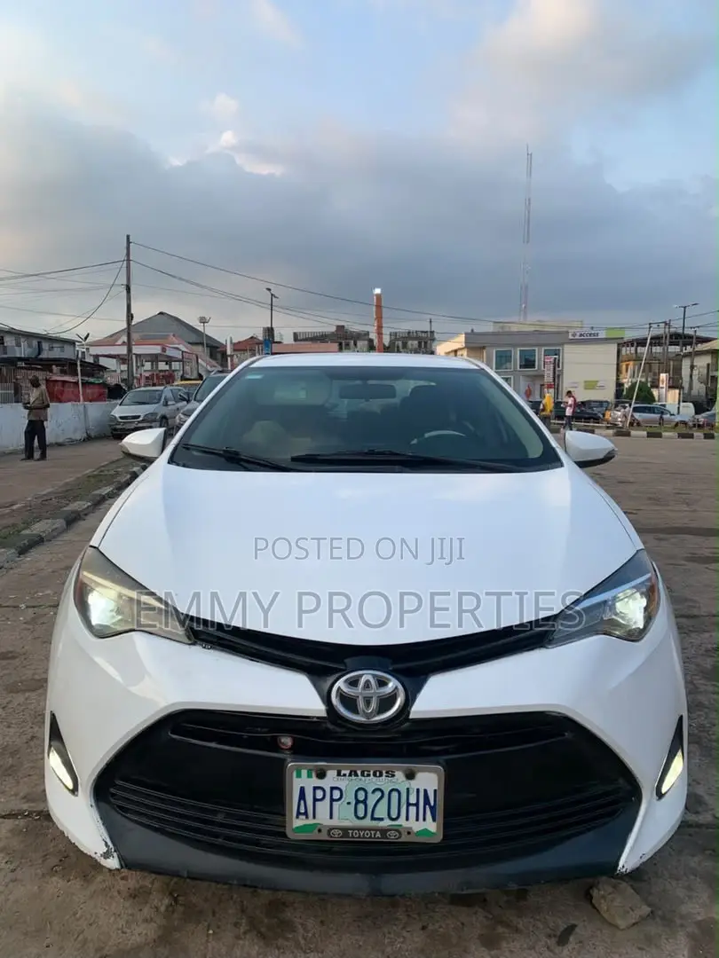 Toyota Corolla LE 4dr Sedan (1.8L 4cyl CVT) 2015 White