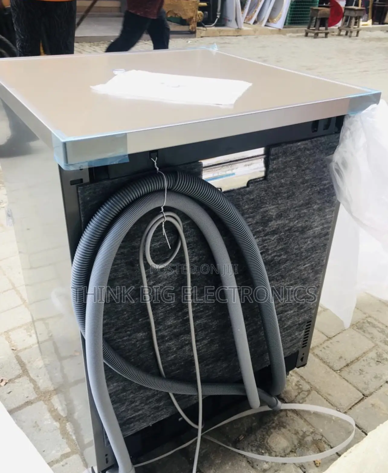 LG QuadWash Free-Standing Dishwasher - Platinum Silver