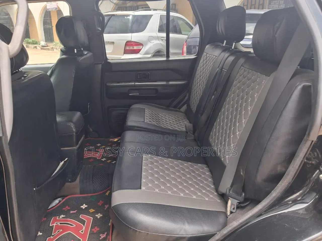 Nissan Pathfinder LE Platinum 4x4 2004 Black
