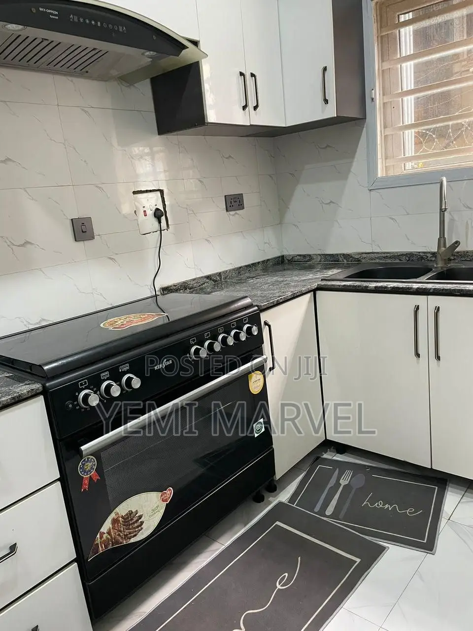 8bdrm Block of Flats in Akoto Estate, Elebu, for sale