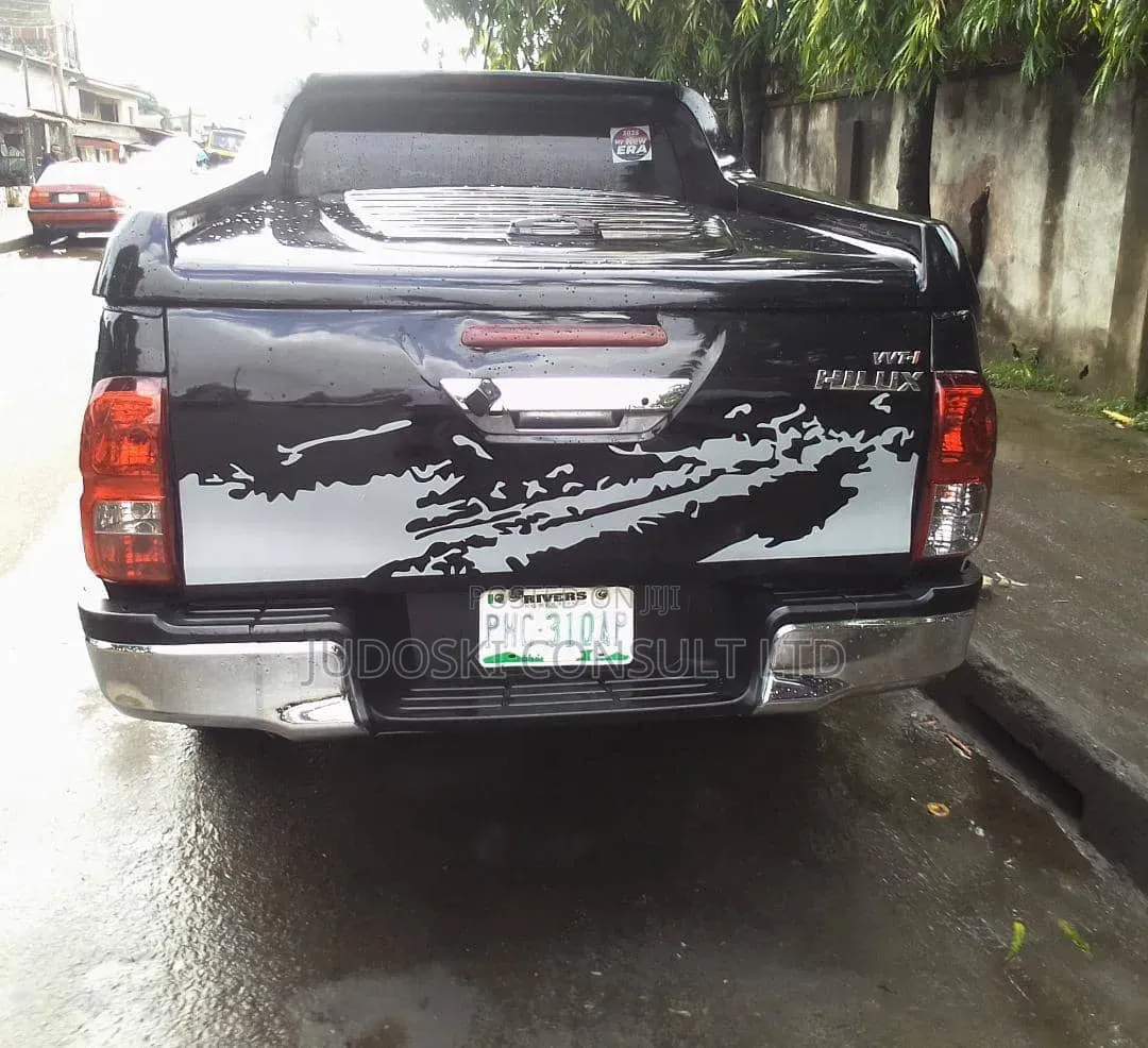Toyota Hilux 2018 Black