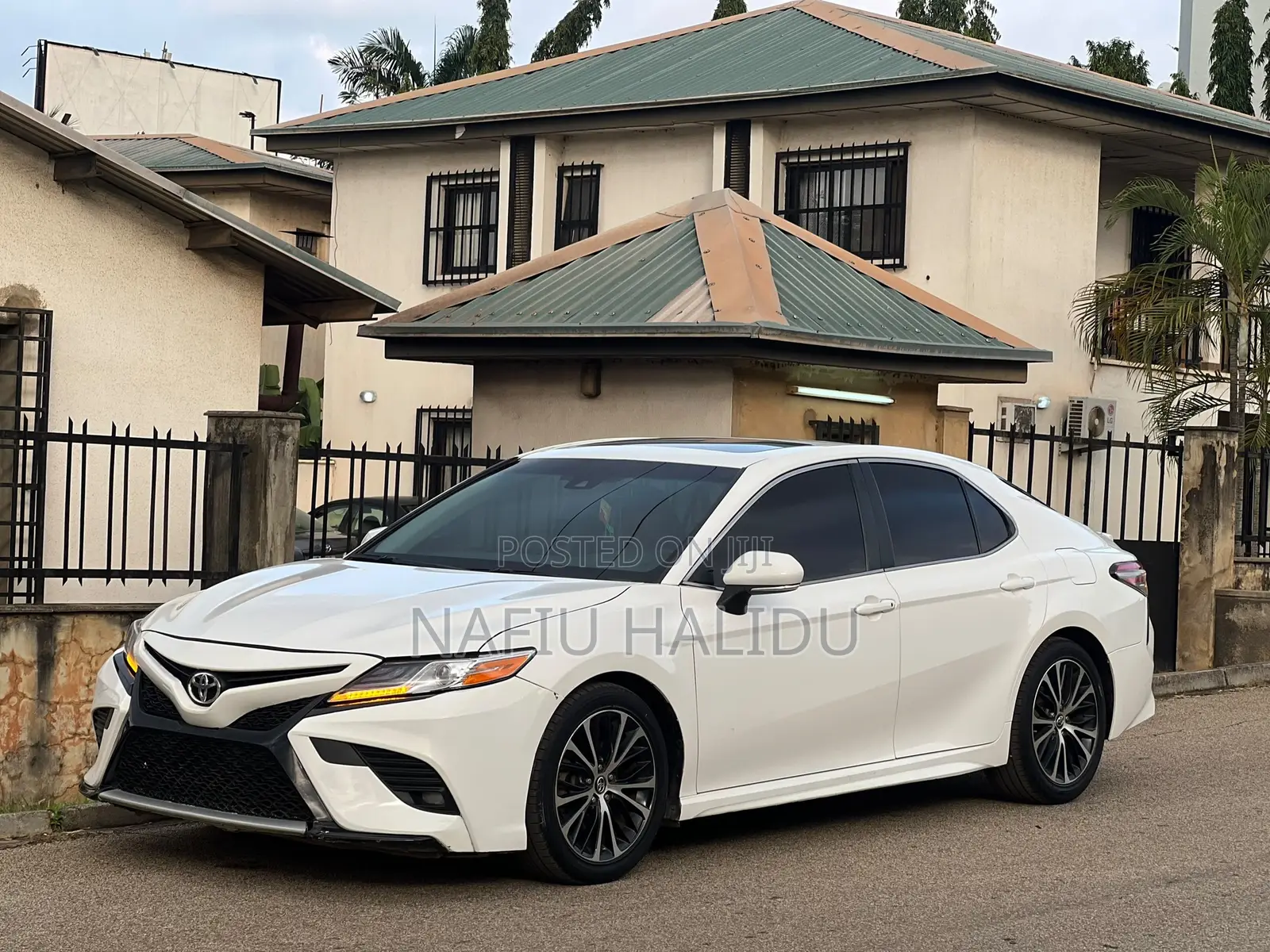 Toyota Camry 2018 White