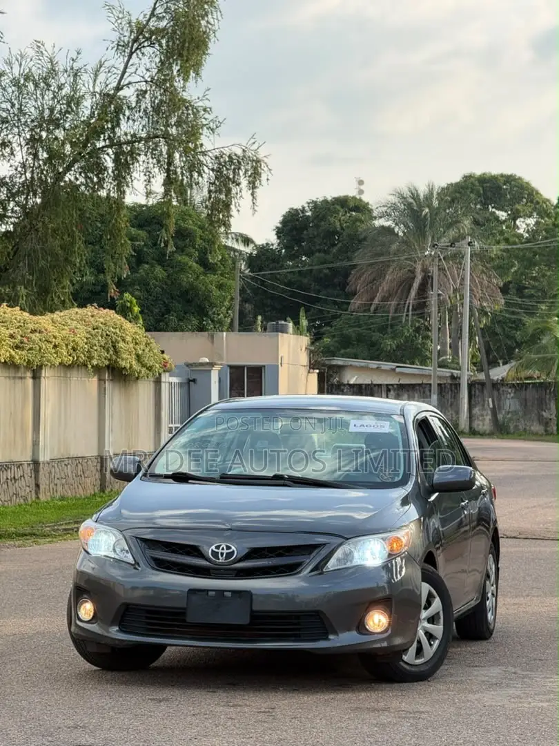 Toyota Corolla 2012 Gray