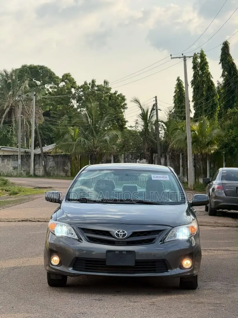 Toyota Corolla 2012 Gray