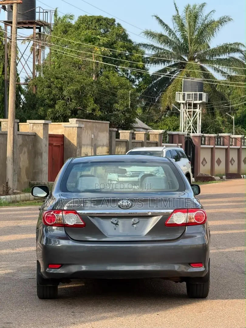 Toyota Corolla 2012 Gray