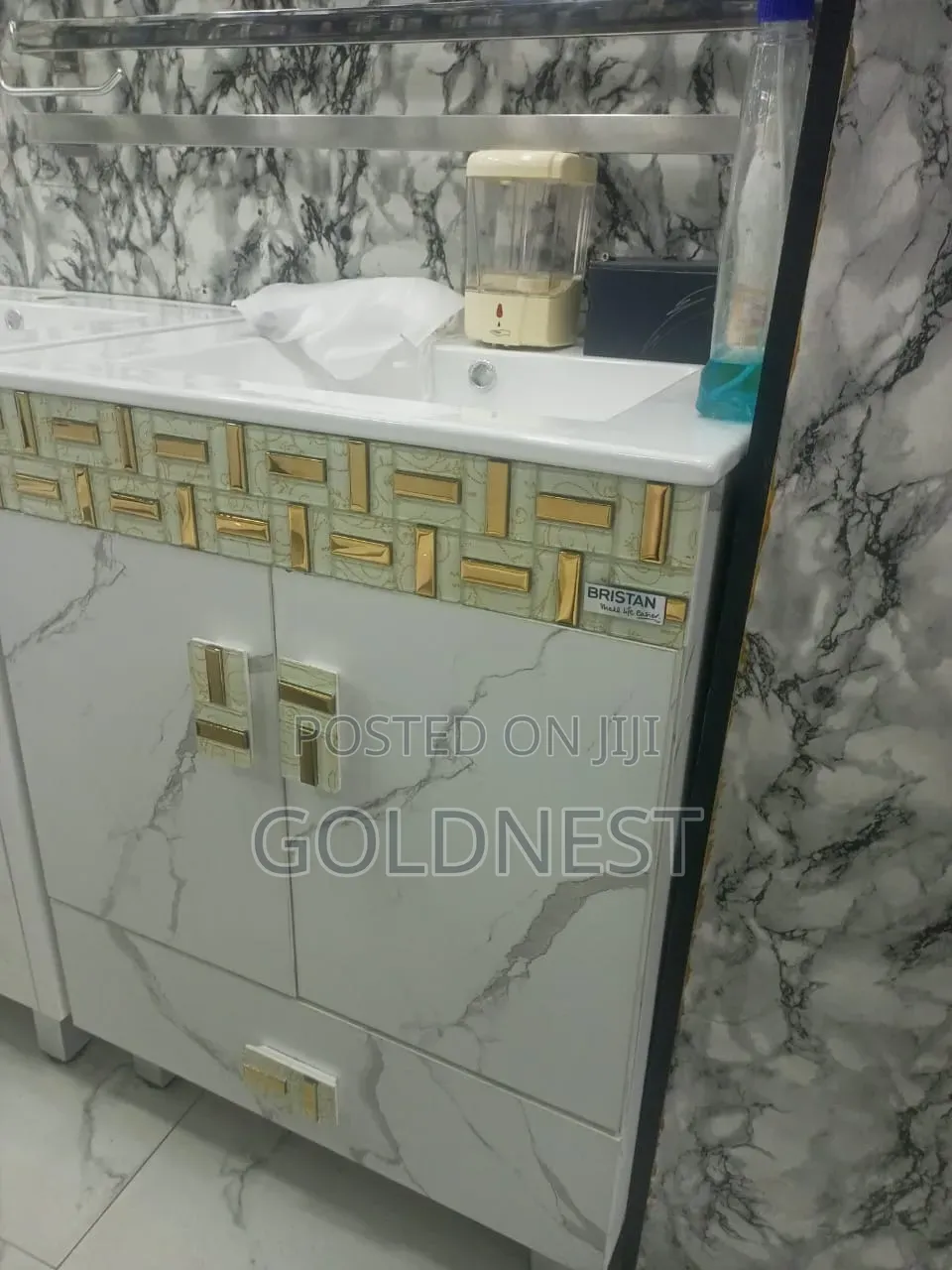 Standing Bathroom Vanity Cabinet With a Ceramic Wash Hand
