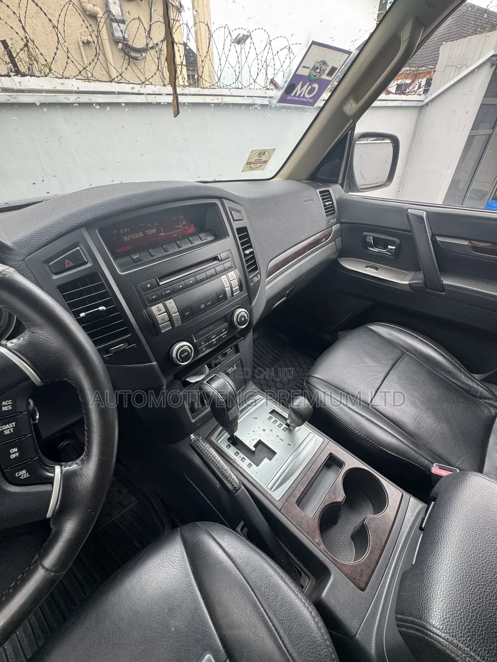 Mitsubishi Pajero 3.8 V6 GLS/GLX 2012 Black