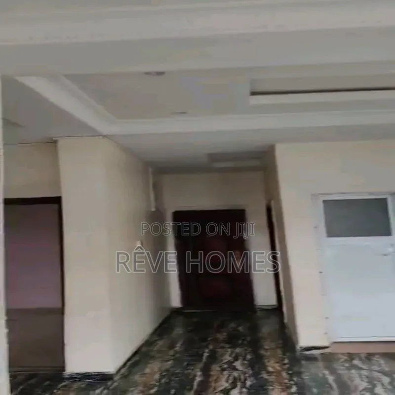 2bdrm Block of Flats in Adekunle for rent