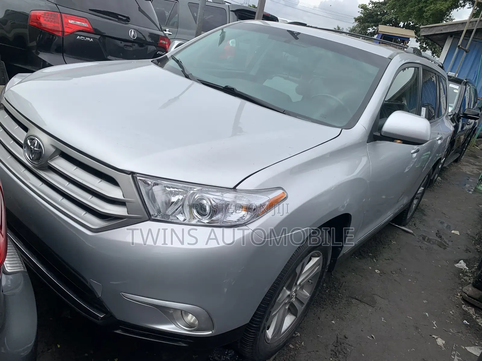 Toyota Highlander Limited 3.5l 4WD 2013 Silver