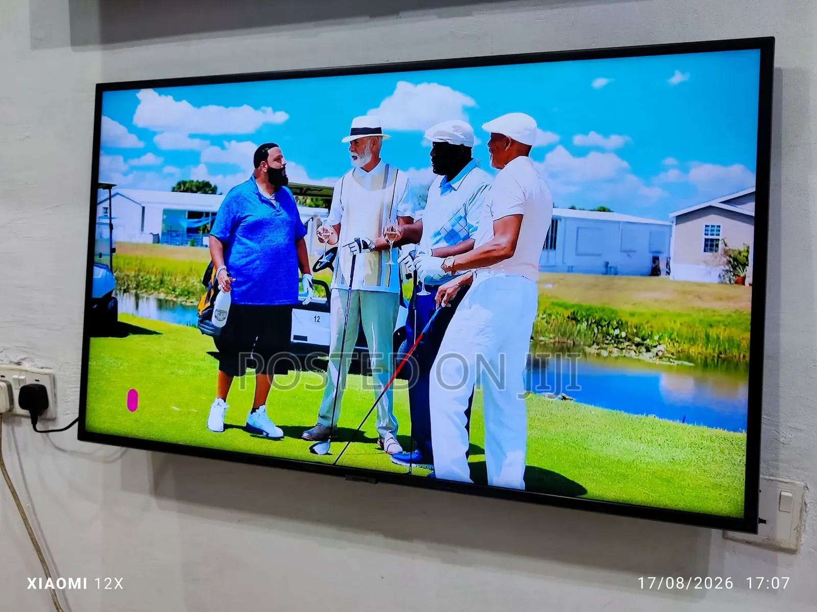Top Notch 43" Samsung Crystal Clear Premium Uhd HDR Sleek Smart TV