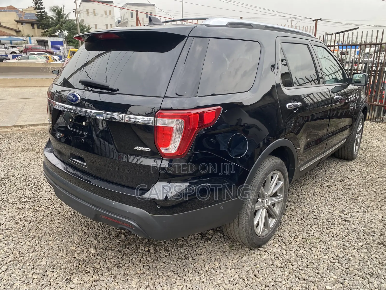 Ford Explorer Platinum 4dr 4x4 (3.5L 6cyl 6A) 2017 Black