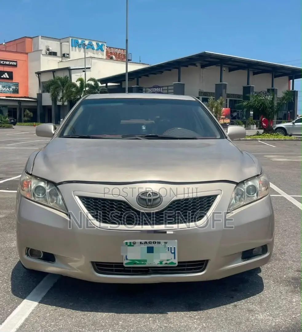 Toyota Camry LE 4dr Sedan (2.4L 4cyl 5A) 2008 Gold
