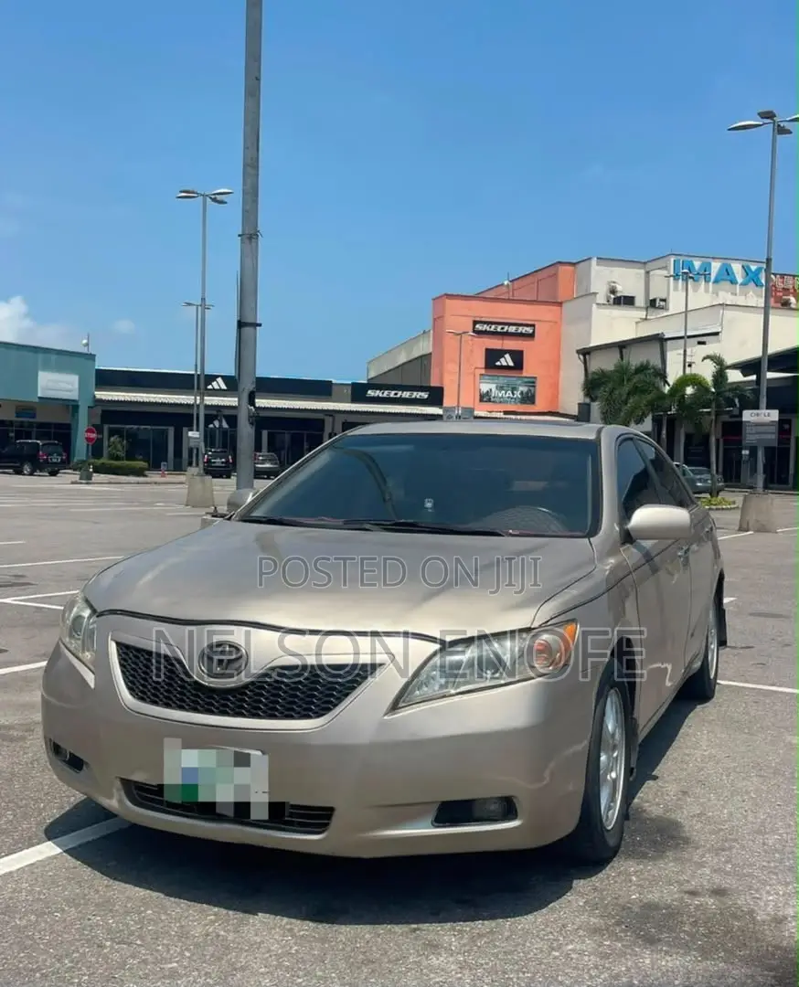 Toyota Camry LE 4dr Sedan (2.4L 4cyl 5A) 2008 Gold