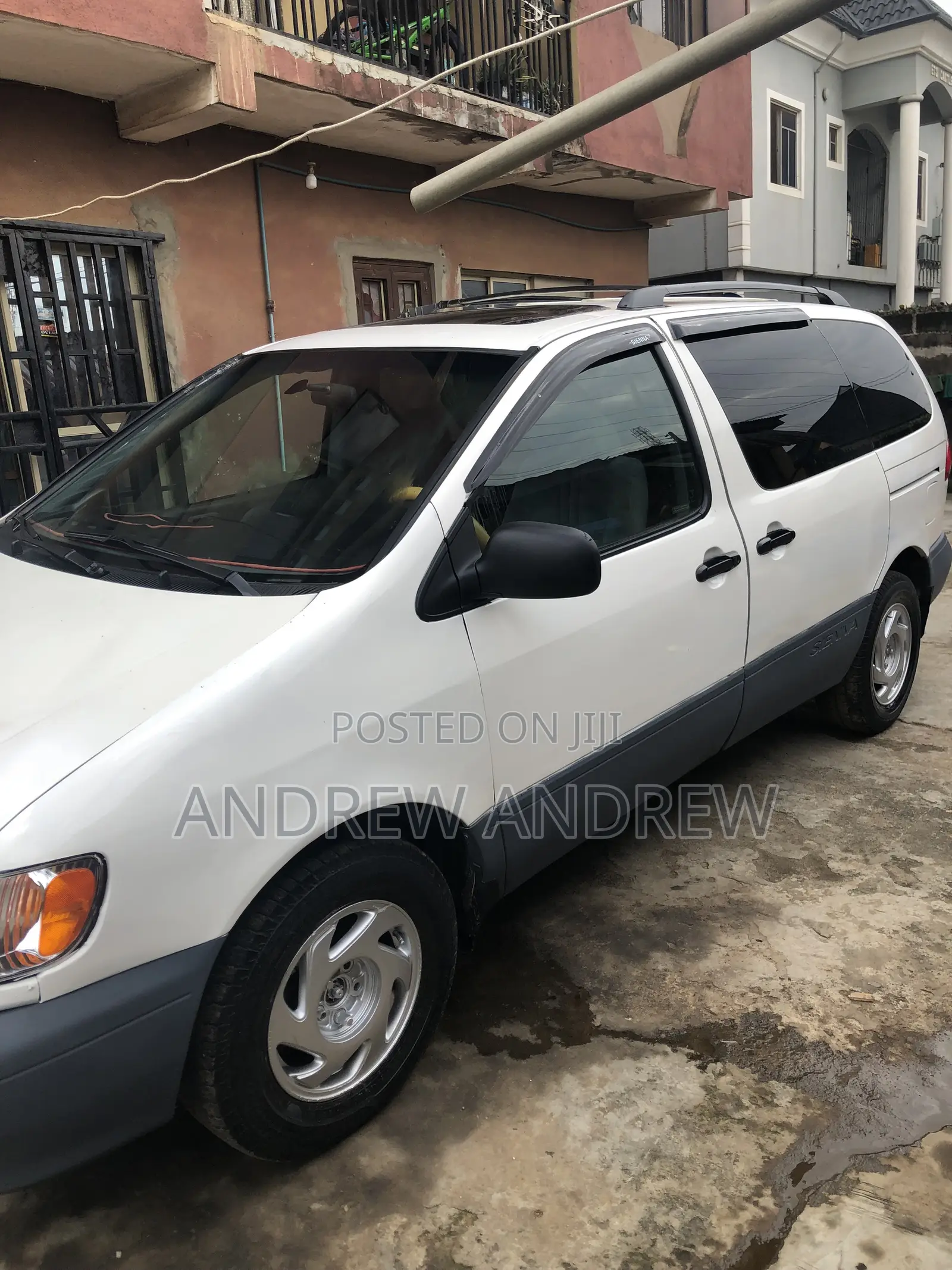 Toyota Sienna 2002 White