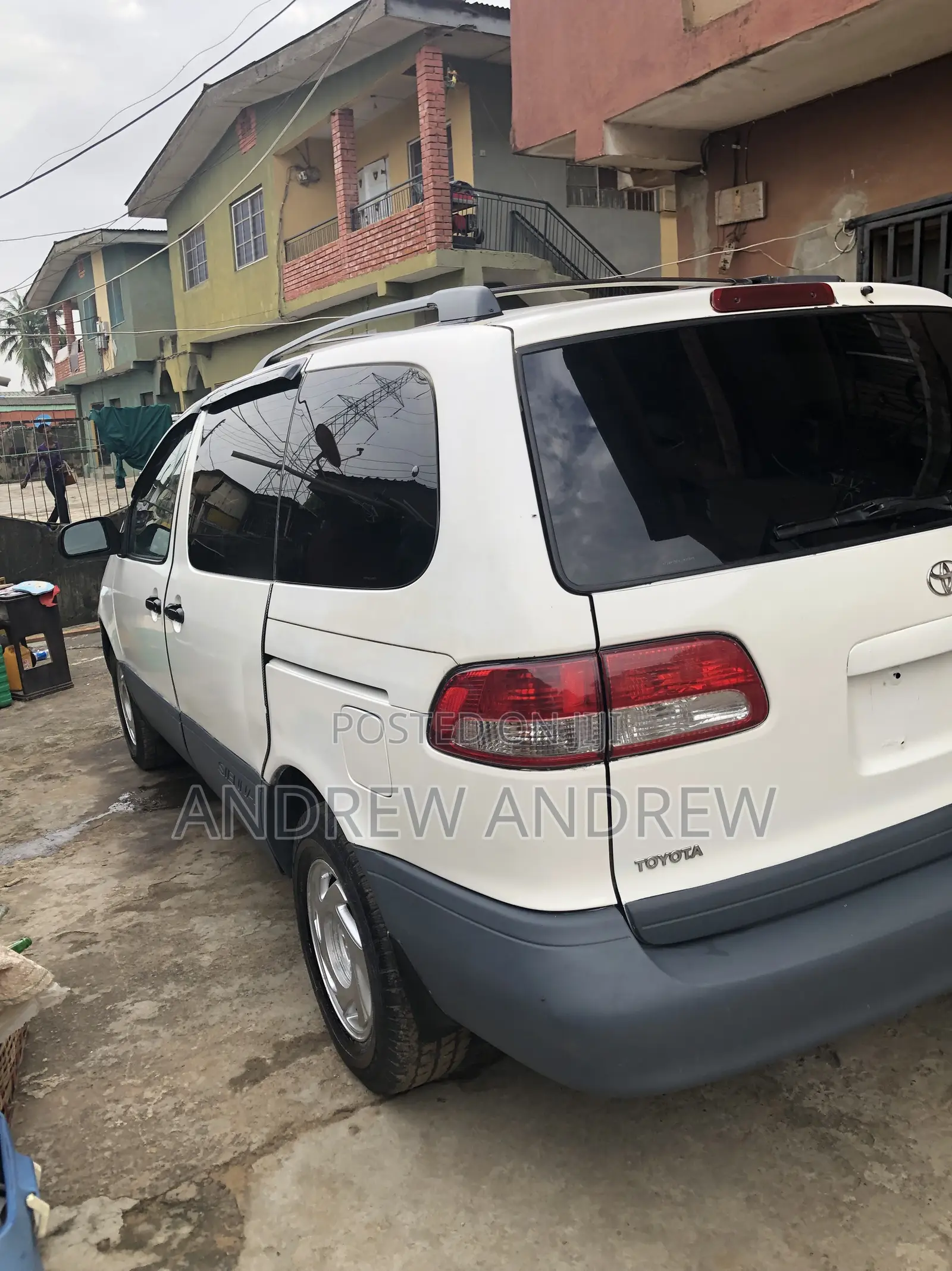 Toyota Sienna 2002 White