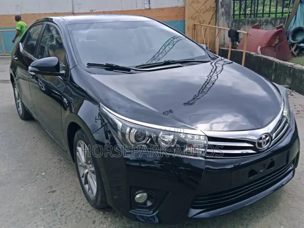 Toyota Corolla 2016 Black