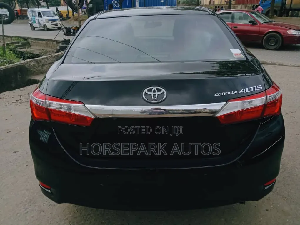 Toyota Corolla 2016 Black
