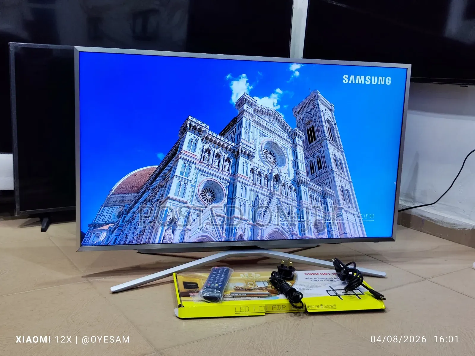 40" Inches Samsung Crystal Clear Premium Uhd HDR Sleek Smart TV