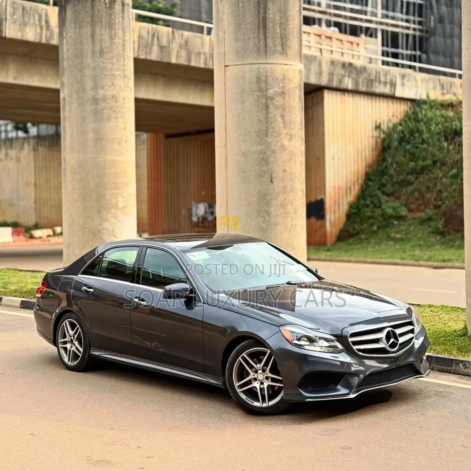 Mercedes-Benz E350 Base 4Matic Sedan AWD (3.5L 6cyl 7A) 2014 Gray