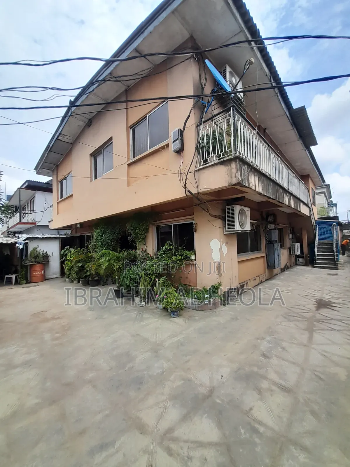4bdrm Block of Flats in Ilupeju Estate for sale