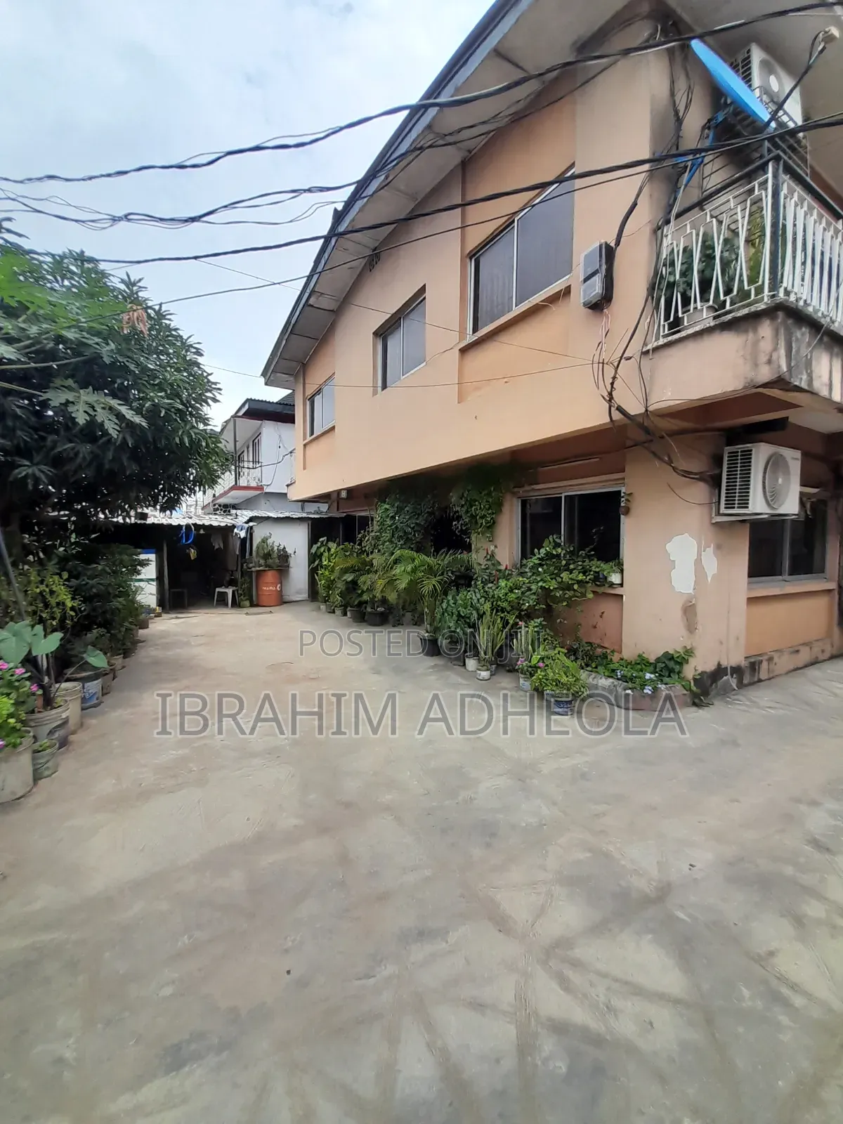 4bdrm Block of Flats in Ilupeju Estate for sale