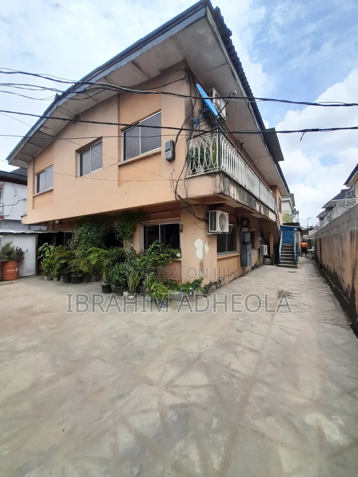 4bdrm Block of Flats in Ilupeju Estate for sale