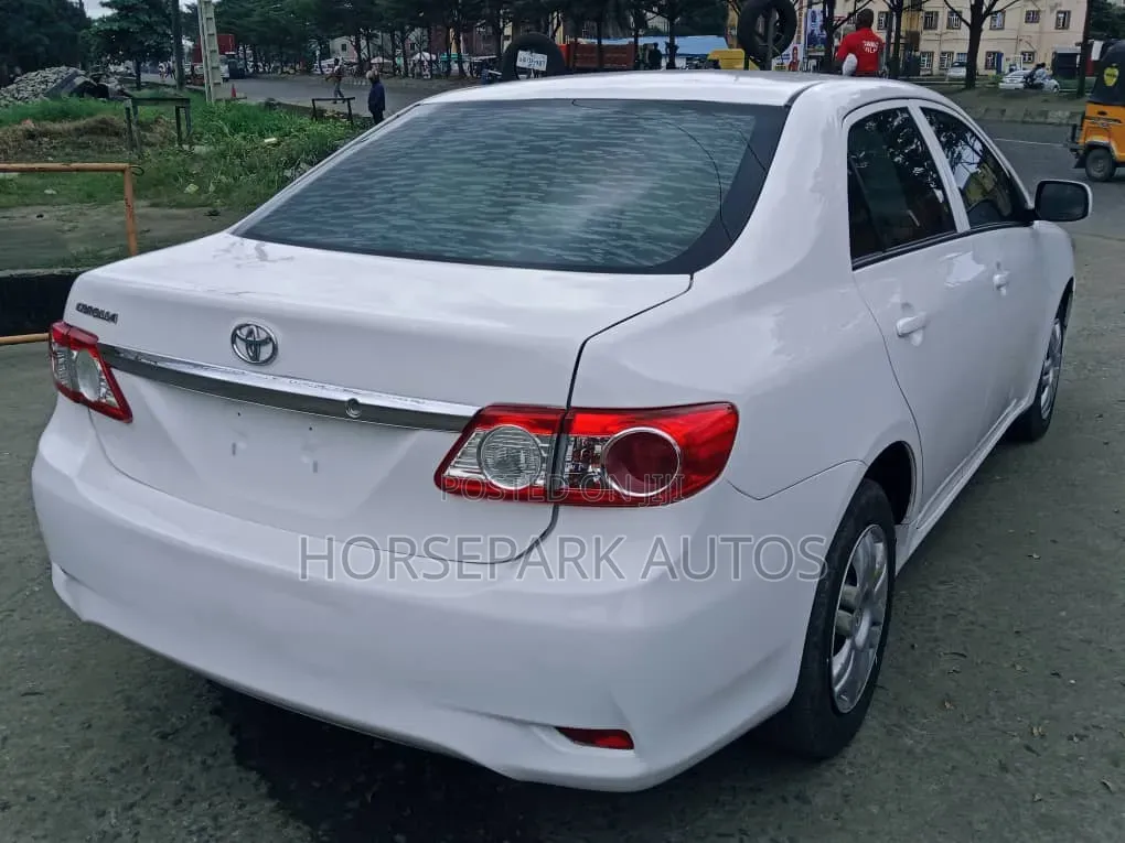 Toyota Corolla 2013 White