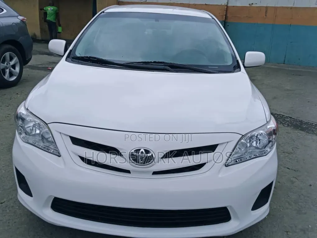 Toyota Corolla 2013 White