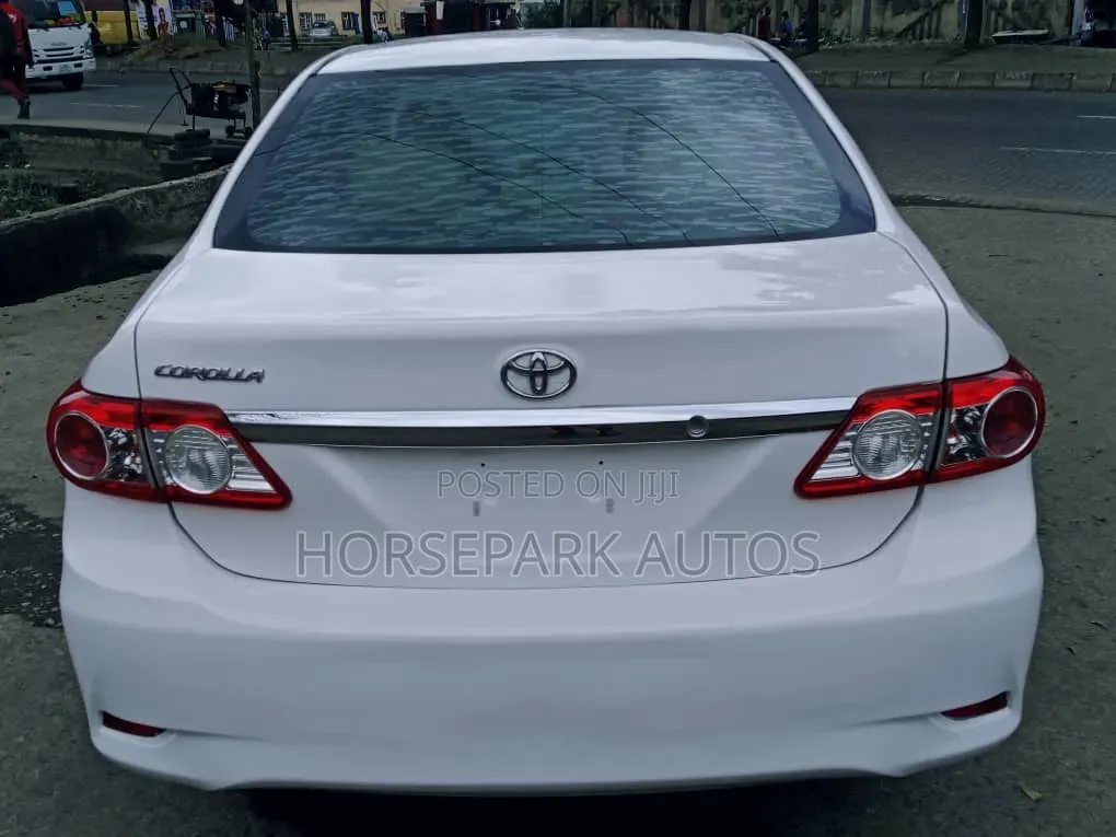 Toyota Corolla 2013 White