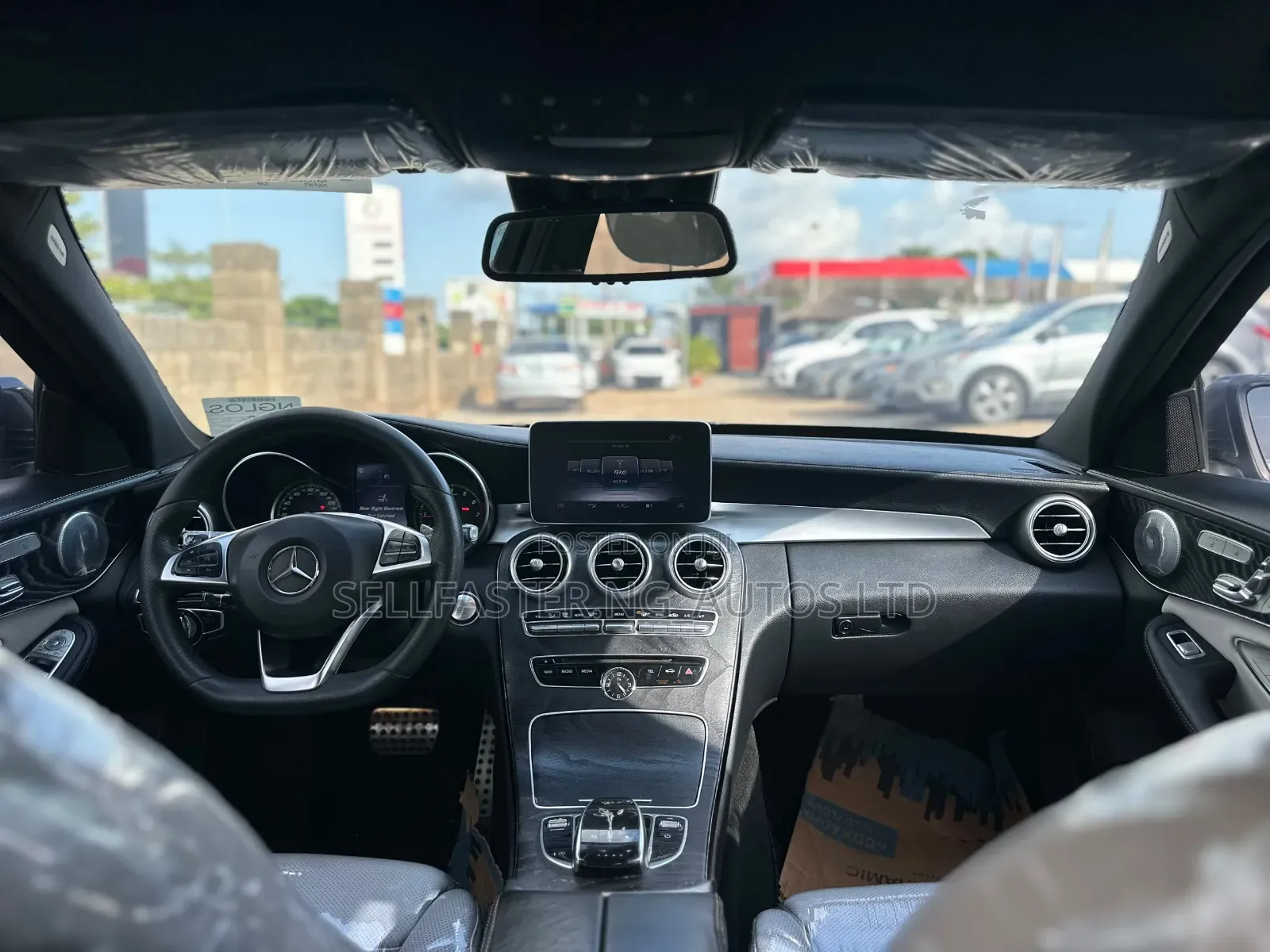 Mercedes-Benz C300 2016 Black