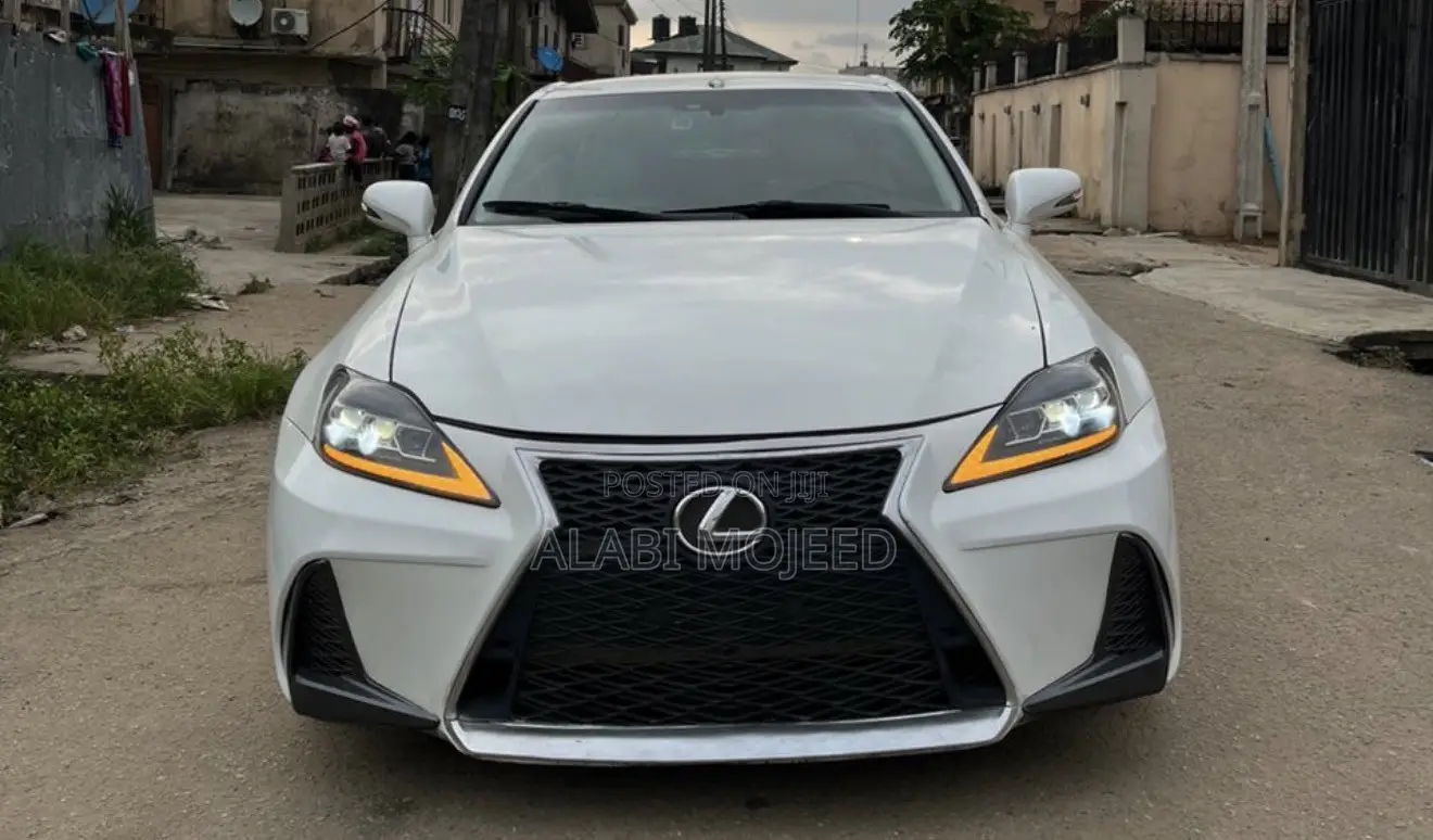 Lexus IS 350 C 2011 White
