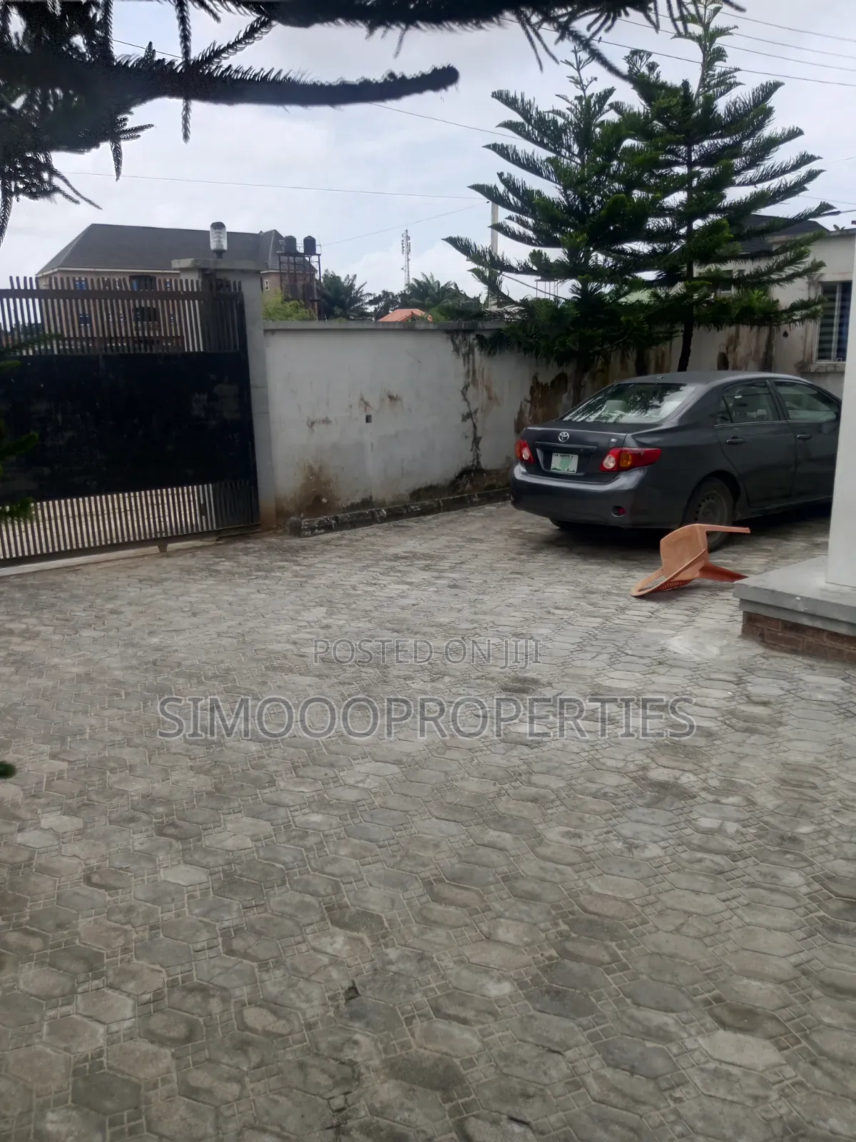 3bdrm Block of Flats in Ogunfayo, Awoyaya for rent