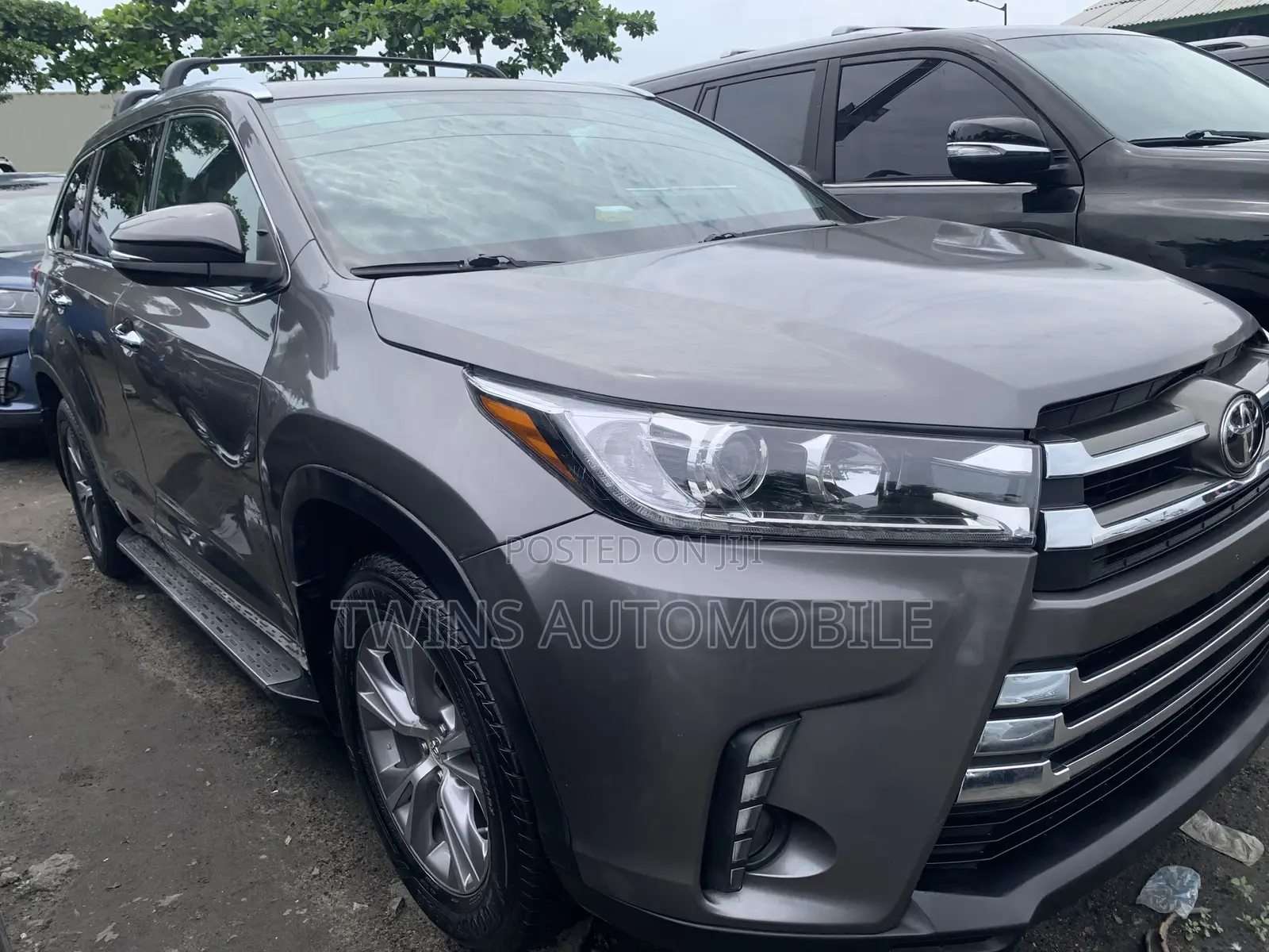 Toyota Highlander XLE 4dr SUV AWD (3.5L 6cyl 6A) 2015 Gray