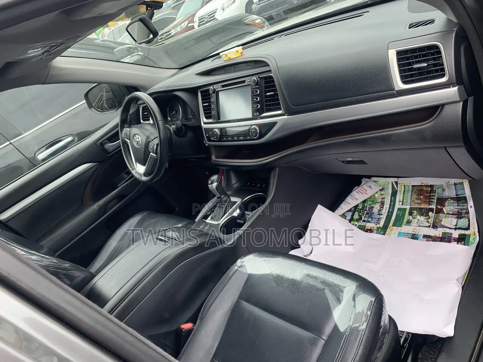 Toyota Highlander XLE 4dr SUV AWD (3.5L 6cyl 6A) 2015 Gray
