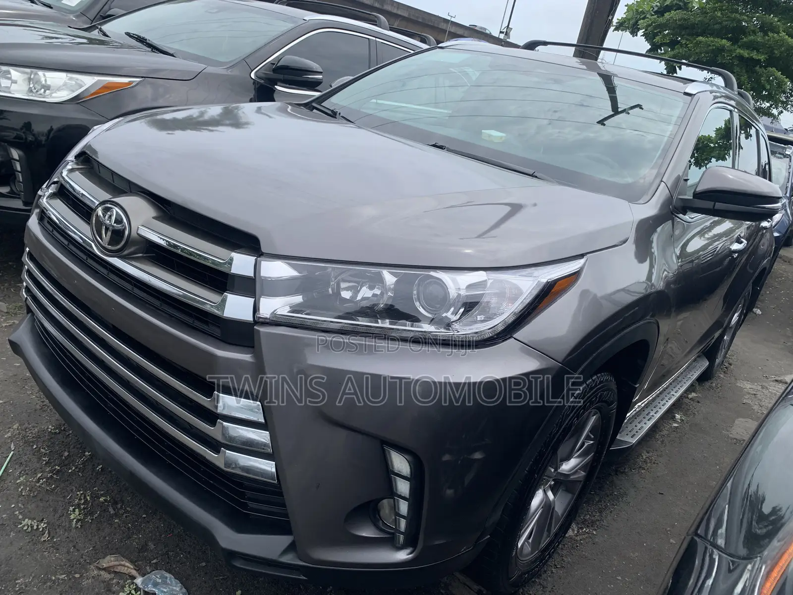 Toyota Highlander XLE 4dr SUV AWD (3.5L 6cyl 6A) 2015 Gray