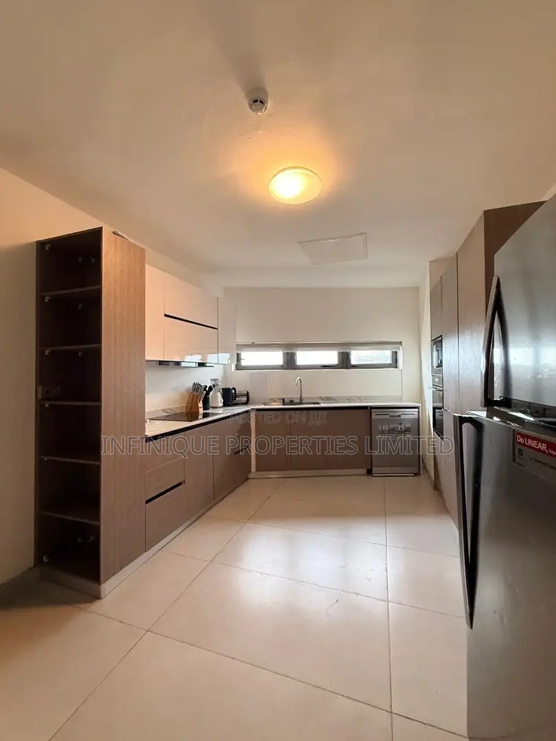 4bdrm Apartment in Victoria Island for rent