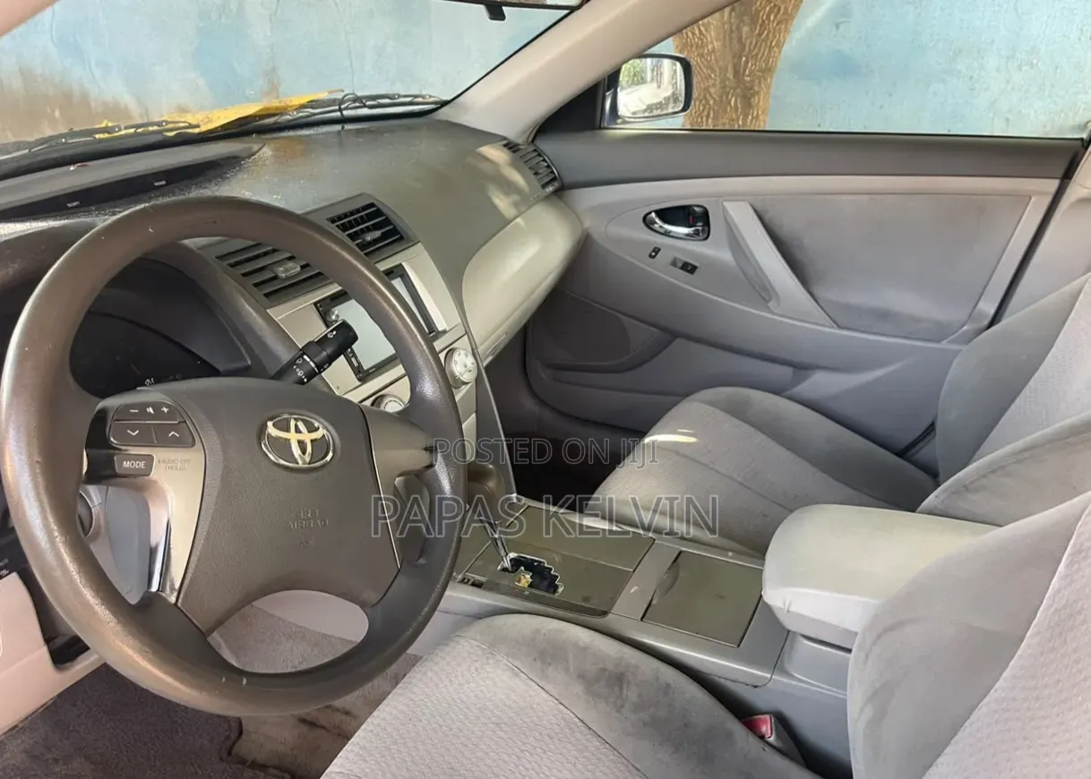 Toyota Camry LE 4dr Sedan (2.5L 4cyl 6A) 2011 Blue
