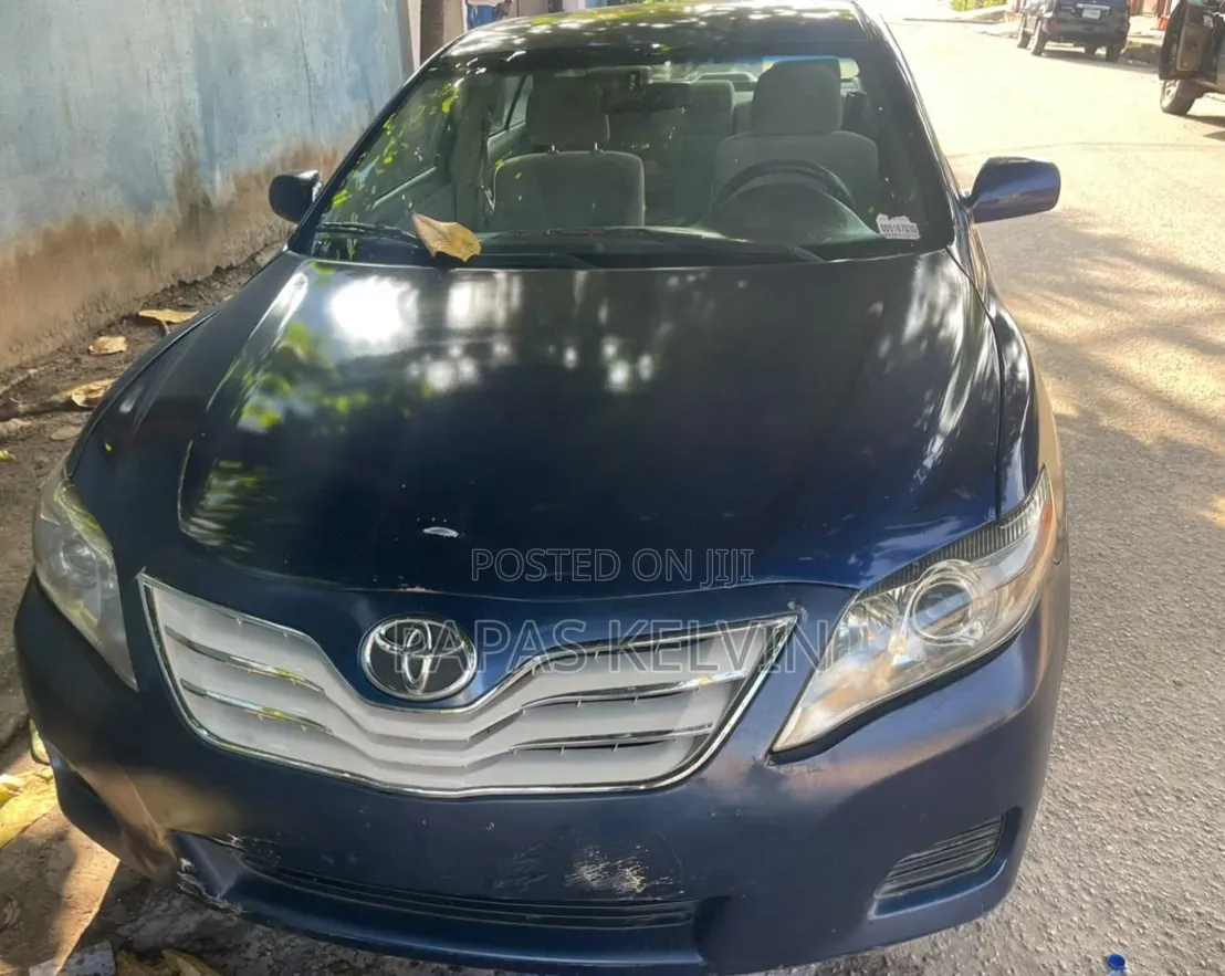 Toyota Camry LE 4dr Sedan (2.5L 4cyl 6A) 2011 Blue
