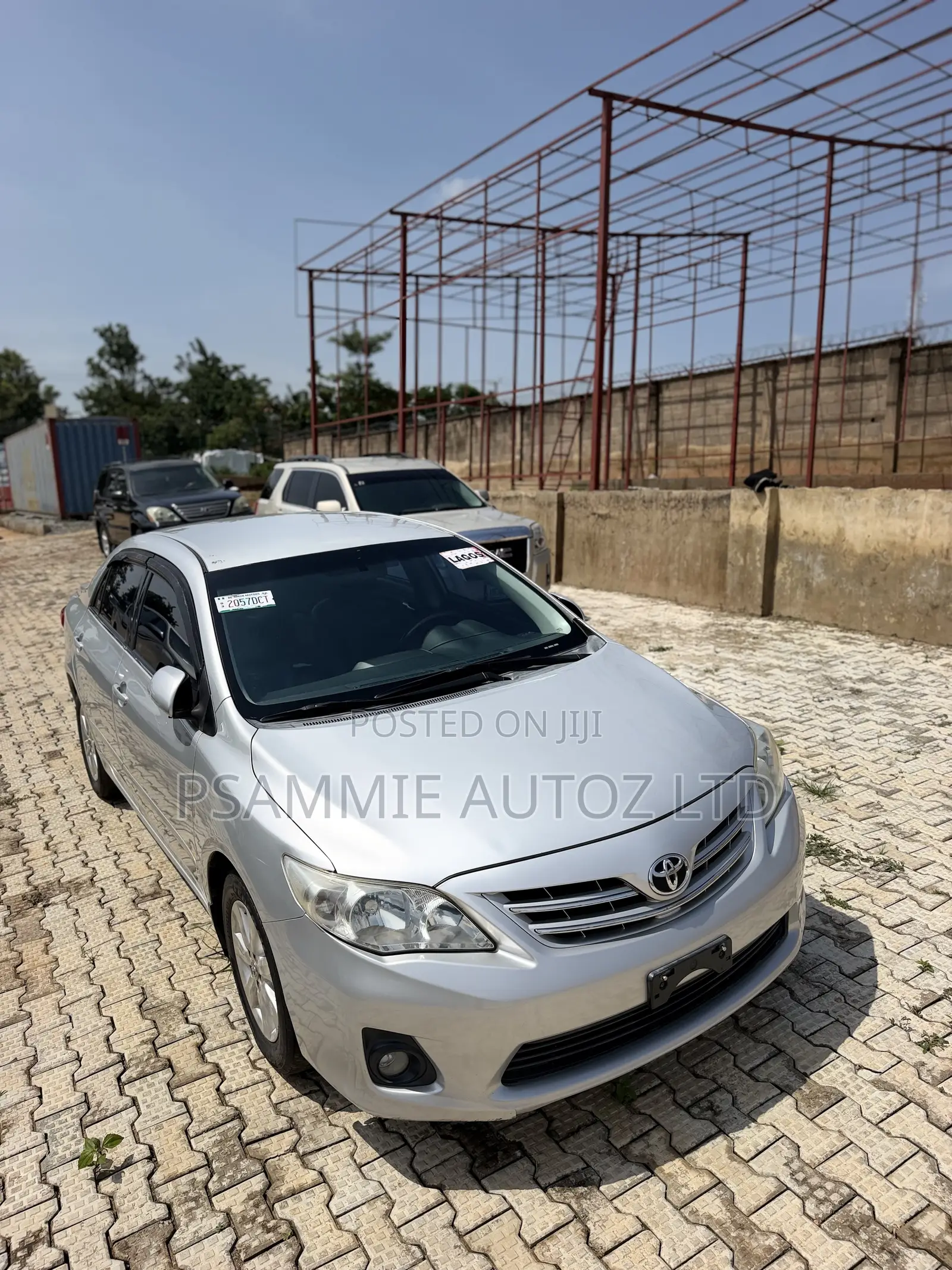 Toyota Corolla LE 4dr Sedan (1.8L 4cyl 4A) 2012 Silver