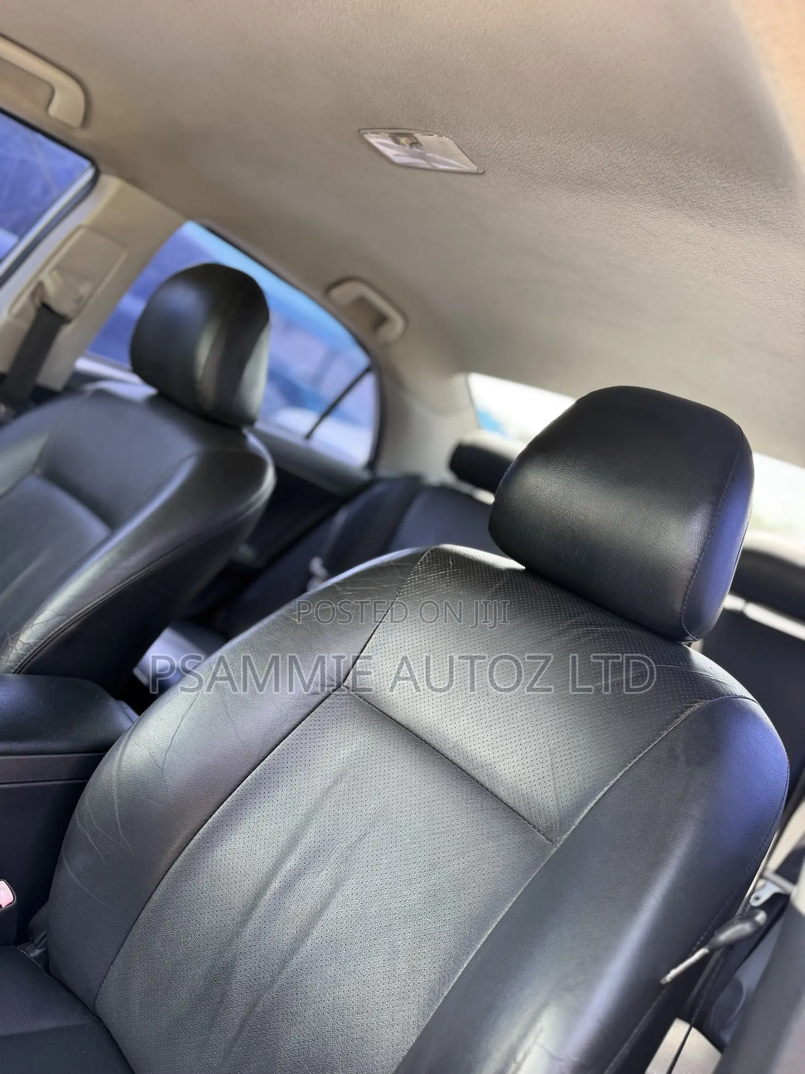 Toyota Corolla LE 4dr Sedan (1.8L 4cyl 4A) 2012 Silver