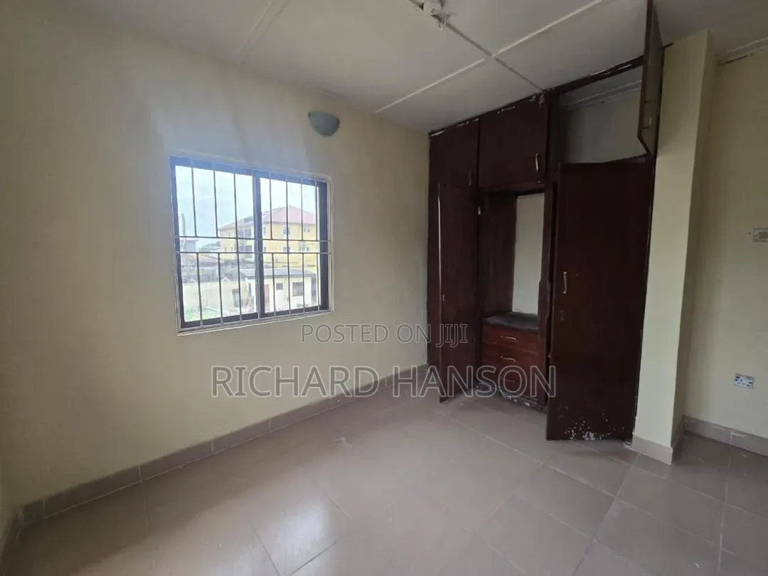 3bdrm Apartment in Opp Fara Park, Sangotedo for rent