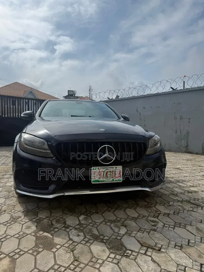 Mercedes-Benz C300 2015 Black