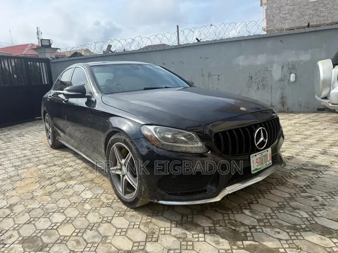 Mercedes-Benz C300 2015 Black