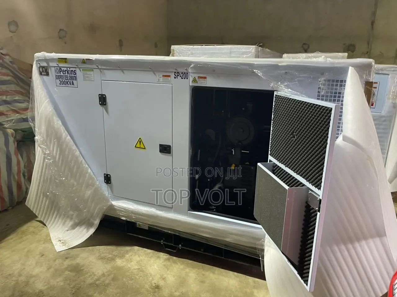 200KVA Diesel Generator With Soundproof Canopy